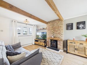 Lounge- click for photo gallery